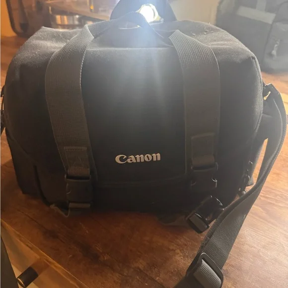 Canon EOS Rebel T5i DSLR Camera with 18-55mm Lens - Black